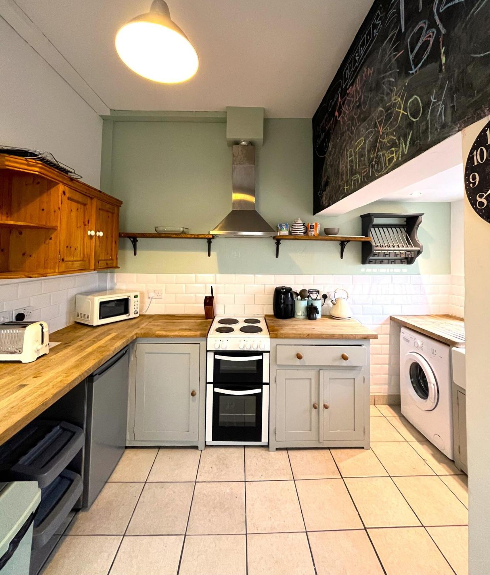 Charming Cottage Retreat With Garden - Sleeps 12 Μπρίστολ Εξωτερικό φωτογραφία